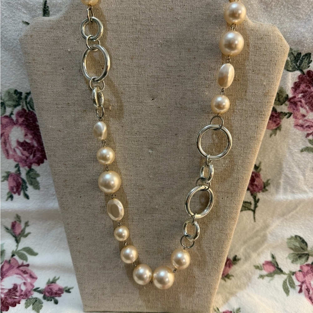 Cream Pearl and Silver-Link Long Necklace